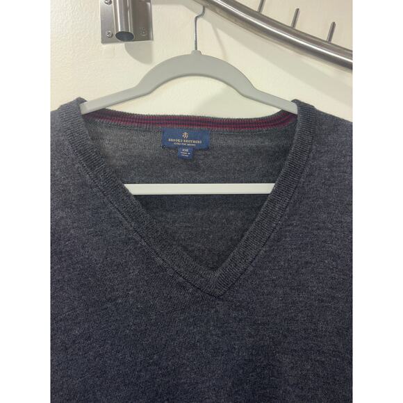 Brooks Brothers Extra Fine Merino Wool Sweater – XXL Gray V-Neck - Picture 9 of 14